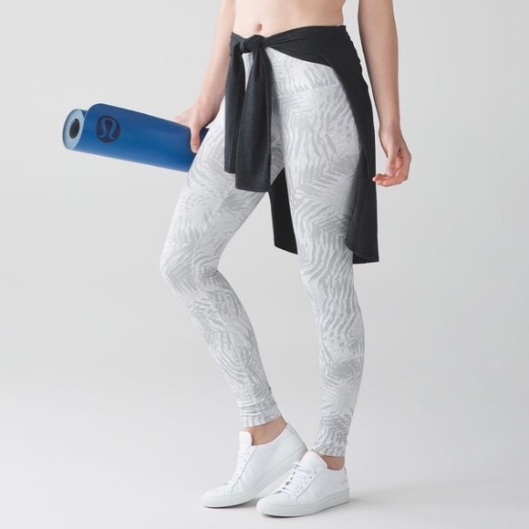 Lululemon Wunder Under Pant Hi-Rise Luxtreme White Tropical Fern Full Length 4 - Picture 2 of 12